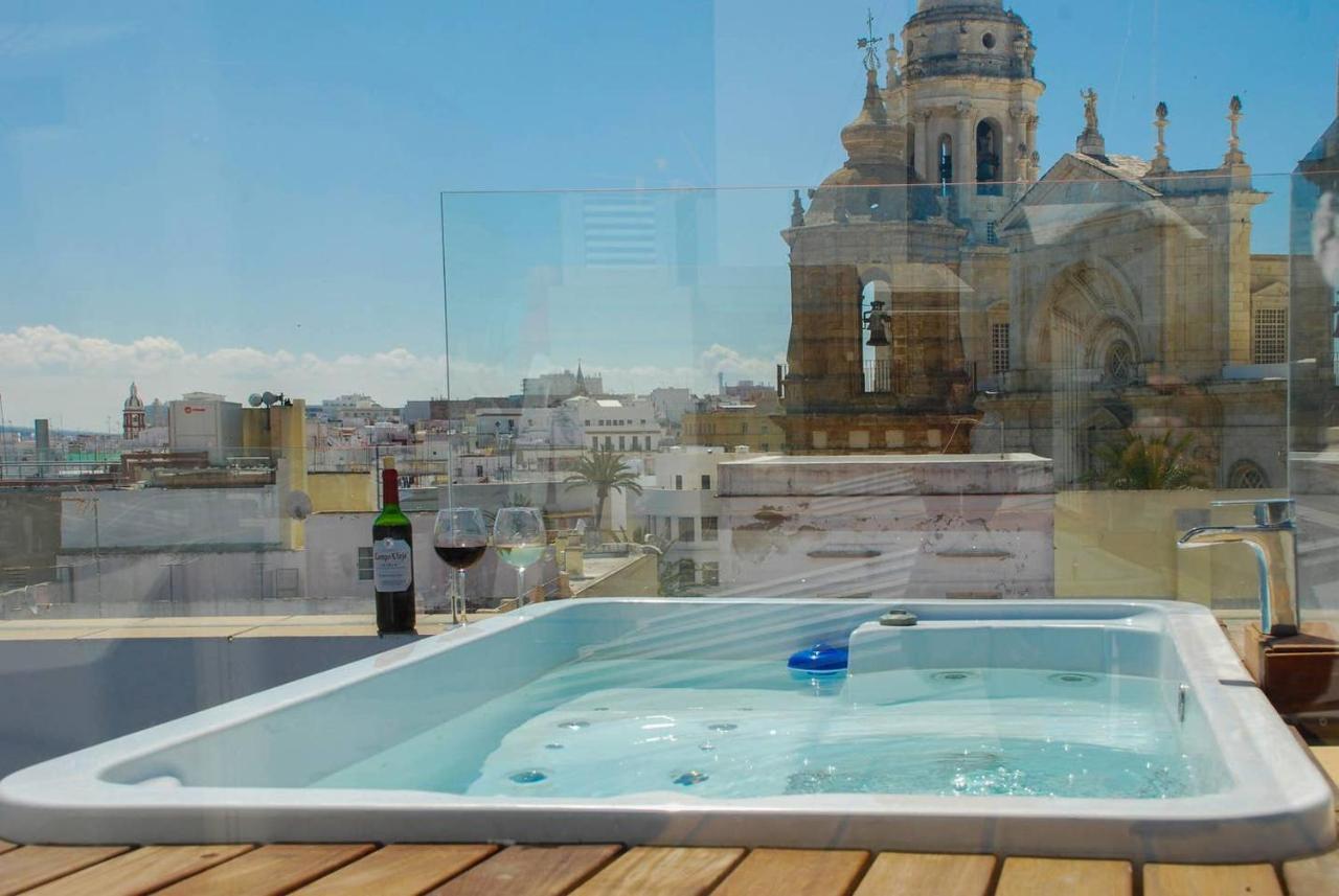 شقة ***** Attic With Impressive Views And Jacuzzi كاديز المظهر الخارجي الصورة