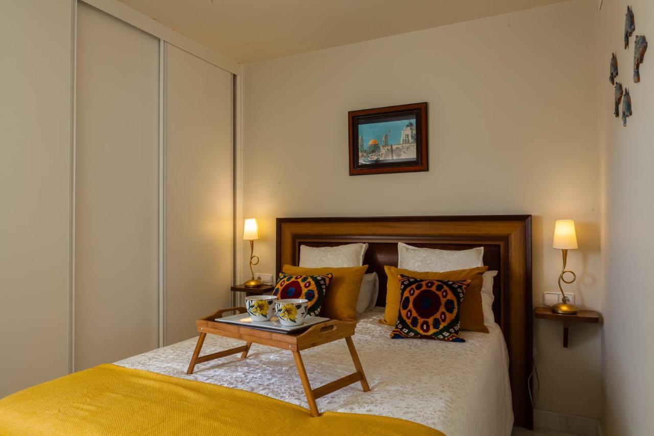 شقة ***** Attic With Impressive Views And Jacuzzi كاديز المظهر الخارجي الصورة