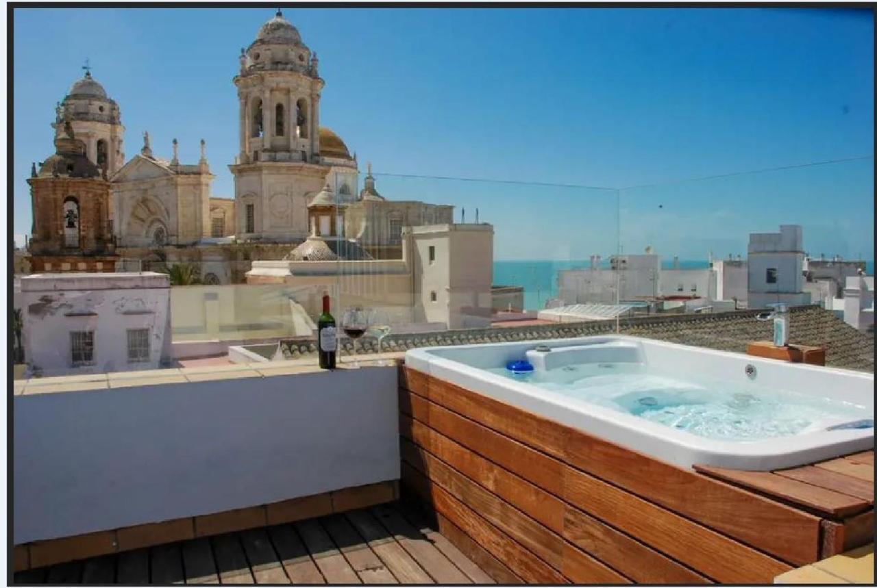 شقة ***** Attic With Impressive Views And Jacuzzi كاديز المظهر الخارجي الصورة